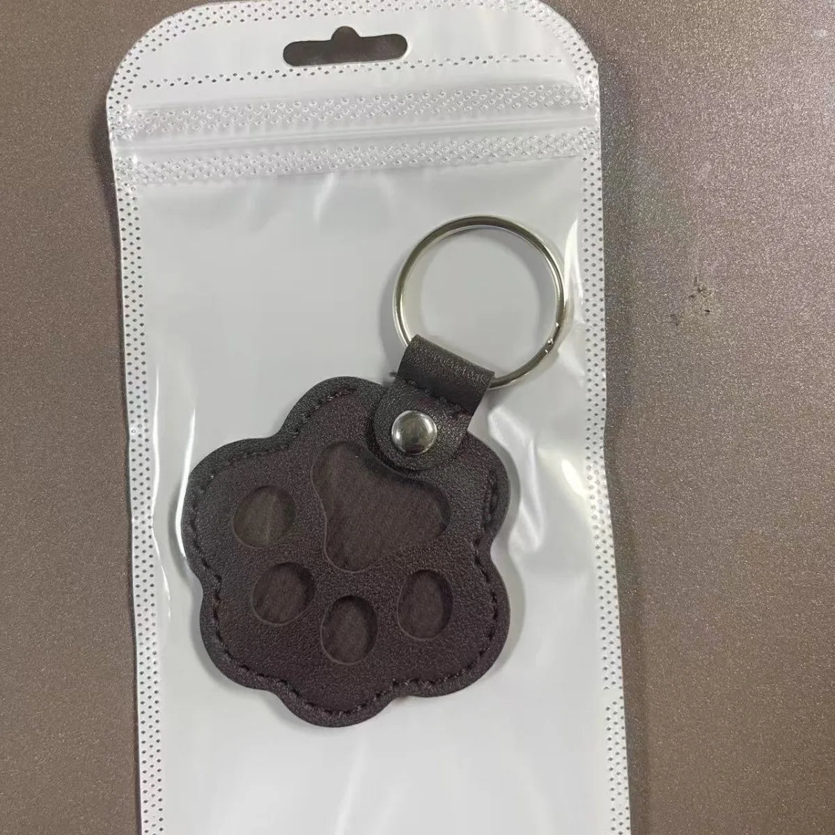 Dog Hair Collector Keychain Leather Pet Memorial Keepsake for Dogs and Cats, Fur Storage Pendant Charm Gift Keychain
