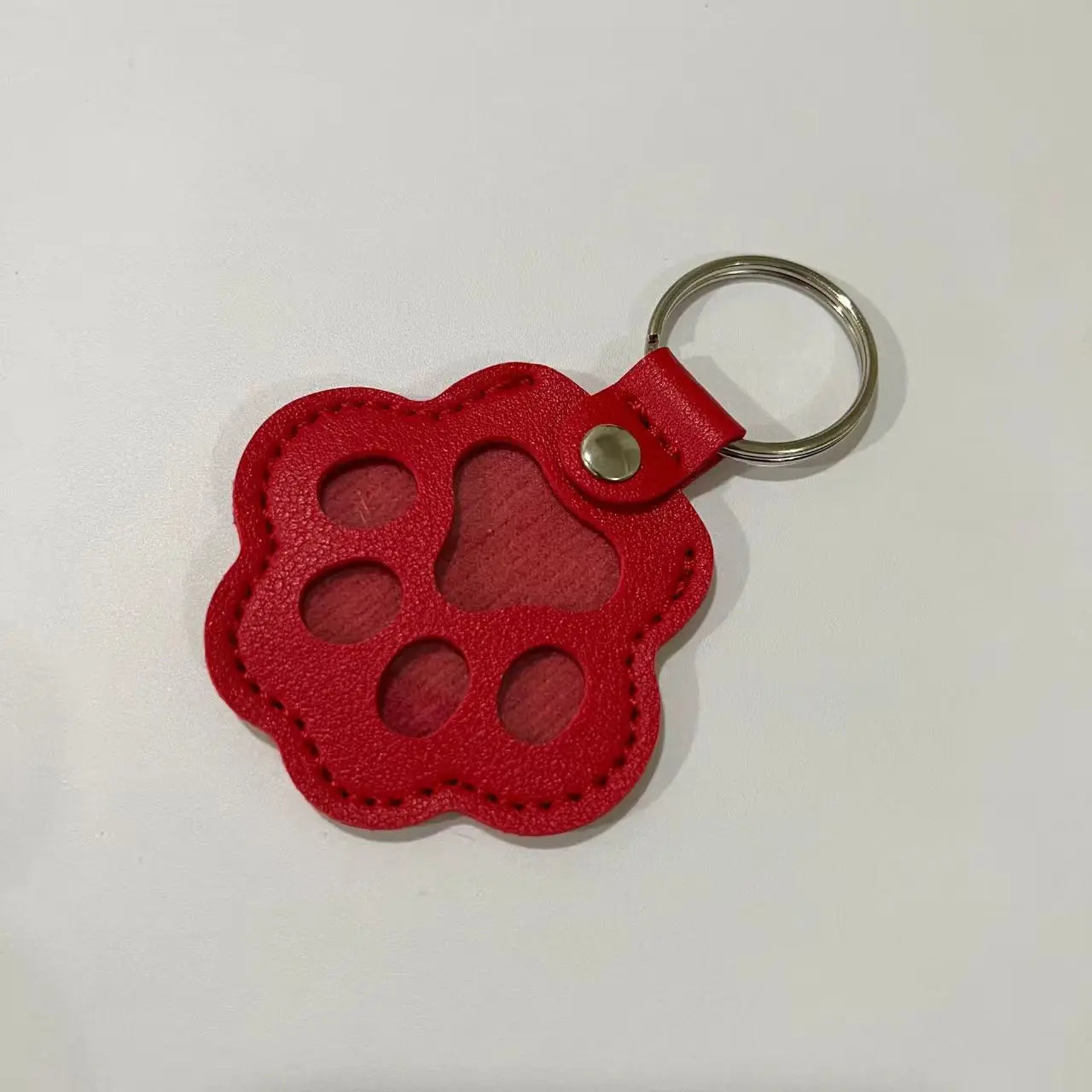 Dog Hair Collector Keychain Leather Pet Memorial Keepsake for Dogs and Cats, Fur Storage Pendant Charm Gift Keychain